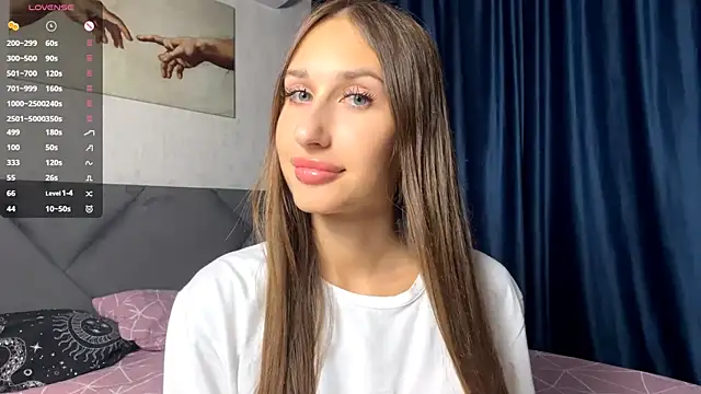 Snapshot of DarkSignal chatting on 10/05/25, 12:40 DarkSignal online show from 10/05/25, 12:40