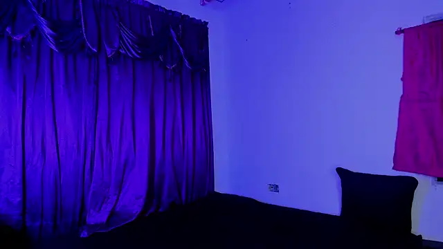 Shairaclark  online show from 10/15/25, 12:53