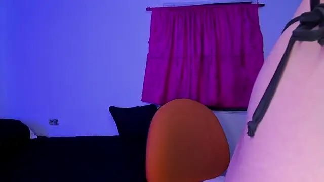 Shairaclark  online show from 10/08/25, 10:21