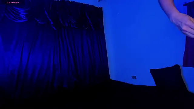 Shairaclark  online show from 11/27/25, 12:44