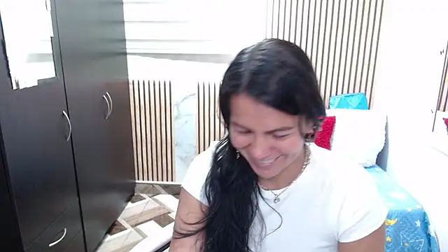 Snapshot of camilavargas_ chatting on 05/31/26, 08:42 camilavargas online show from 05/31/26, 08:42