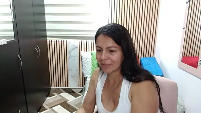Snapshot of camilavargas_ chatting on 05/22/26, 09:13 camilavargas online show from 05/22/26, 09:13