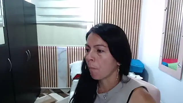 Snapshot of camilavargas_ chatting on 05/14/26, 04:26 camilavargas online show from 05/14/26, 04:26
