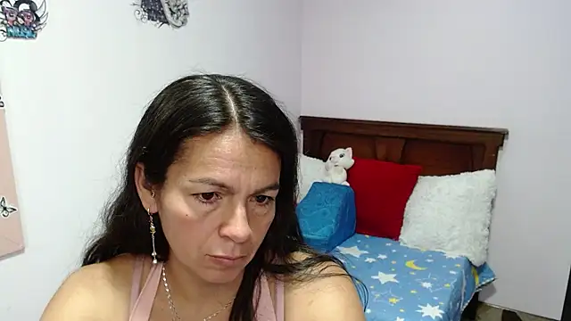 camilavargas  online show from 07/04/26, 06:56