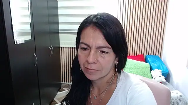 Snapshot of camilavargas_ chatting on 05/11/26, 05:10 camilavargas online show from 05/11/26, 05:10