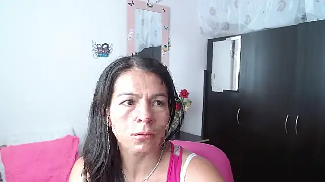Snapshot of camilavargas_ chatting on 10/08/25, 08:53 camilavargas online show from 10/08/25, 08:53