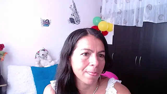 Snapshot of camilavargas_ chatting on 09/25/25, 08:26 camilavargas online show from 09/25/25, 08:26