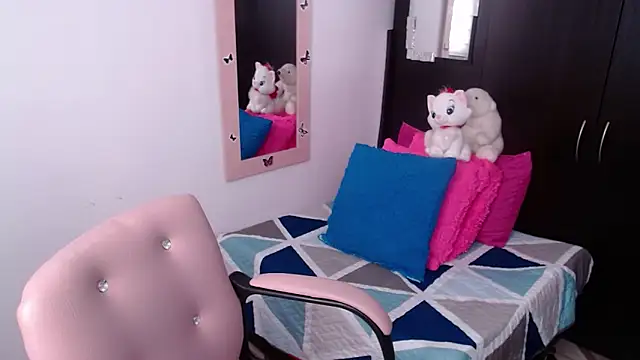 camilavargas  online show from 11/05/25, 09:07