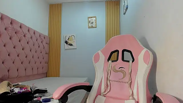 Naomis 35 online show from 11/18/25, 07:50