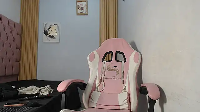 Naomis 35 online show from 11/27/25, 07:47