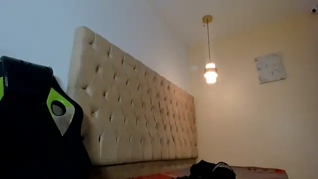 Naomis 35 online show from 12/15/25, 07:20