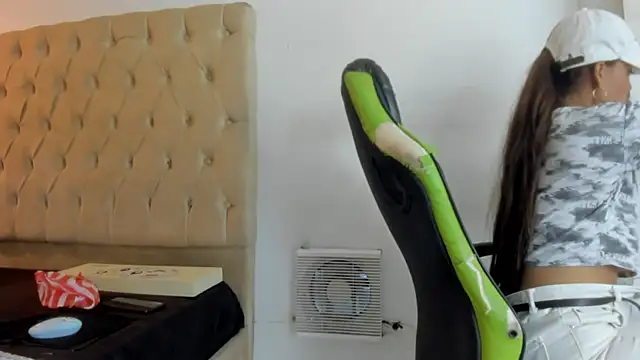 Naomis 35 online show from 02/16/26, 07:45