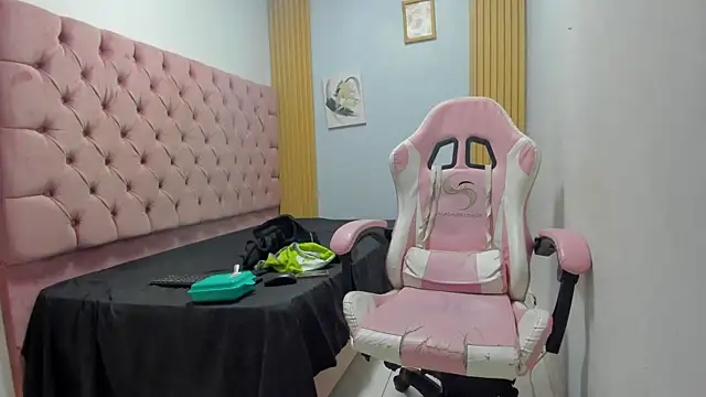 Naomis 35 online show from 12/02/25, 07:48