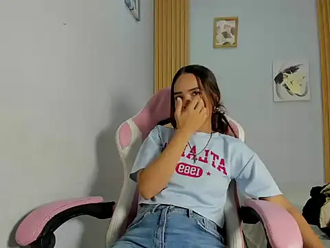 Naomis 35 online show from 10/29/25, 07:24