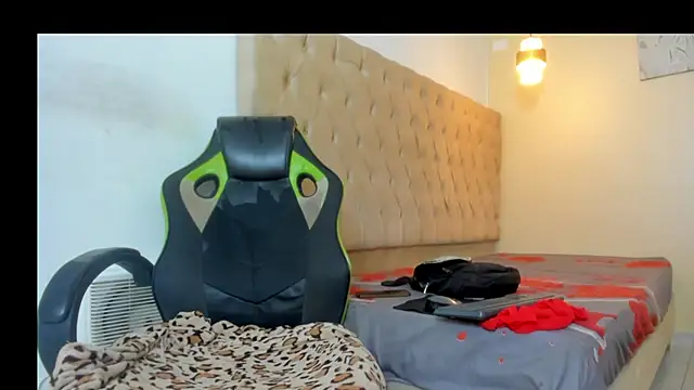 Naomis 35 online show from 12/19/25, 08:00