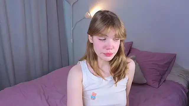 Snapshot of pienaple chatting on 03/04/26, 04:09 pienaple online show from 03/04/26, 04:09