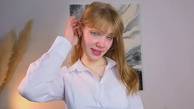 pienaple online show from 10/18/25, 04:25