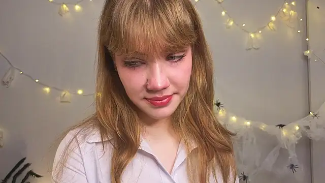 pienaple online show from 10/31/25, 04:09