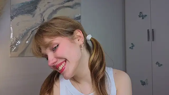 pienaple online show from 10/10/25, 04:02