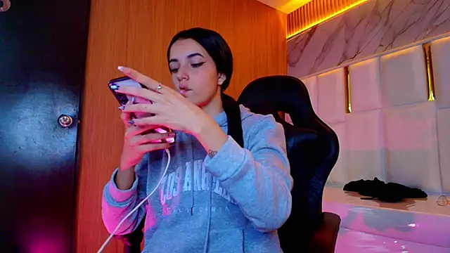 sophiadoll tf online show from 10/29/25, 08:41