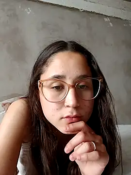 Snapshot of linameii chatting on 10/03/25, 05:47 linameii online show from 10/03/25, 05:47