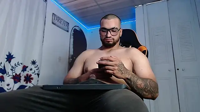 Chrys harris77 online show from 12/18/25, 04:00