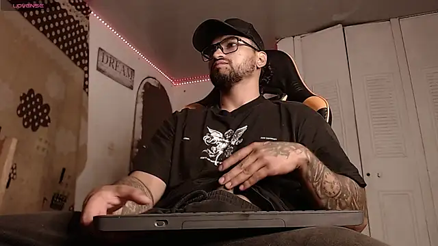 Chrys harris77 online show from 11/28/25, 02:01