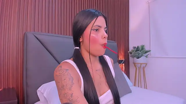 molly lovee  online show from 02/11/26, 07:25