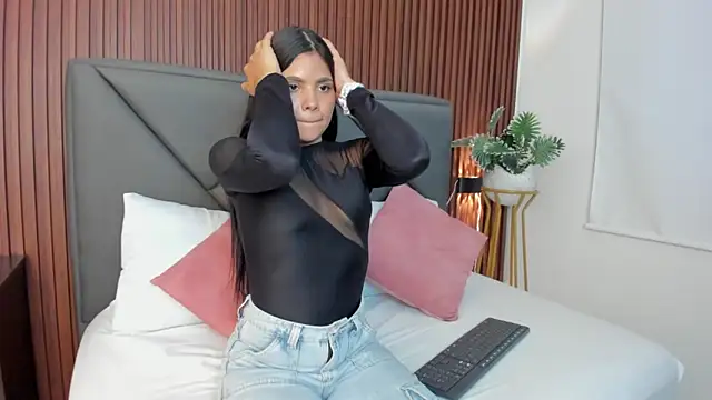 molly lovee  online show from 05/09/26, 07:39