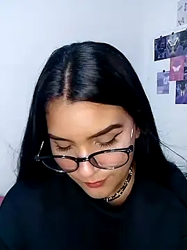 Snapshot of Renata_Zoe chatting on 09/23/25, 01:23 Renata Zoe online show from 09/23/25, 01:23