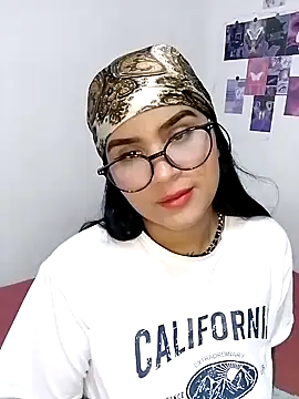 Snapshot of Renata_Zoe chatting on 09/27/25, 01:23 Renata Zoe online show from 09/27/25, 01:23