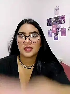 Snapshot of Renata_Zoe chatting on 09/28/25, 01:56 Renata Zoe online show from 09/28/25, 01:56
