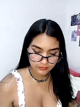 Snapshot of Renata_Zoe chatting on 10/06/25, 01:29 Renata Zoe online show from 10/06/25, 01:29