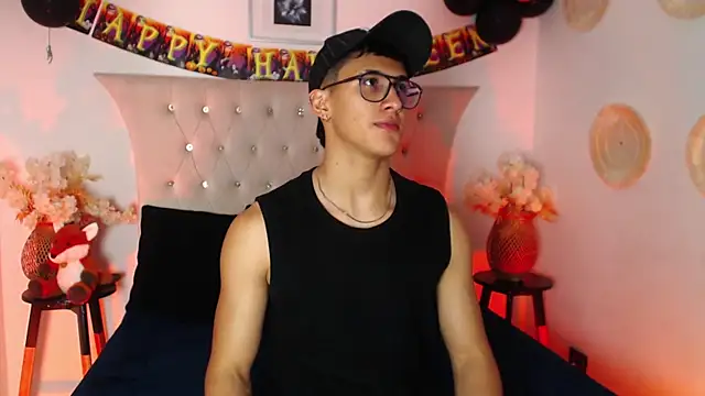 SalvadorFit online show from 10/16/25, 08:28