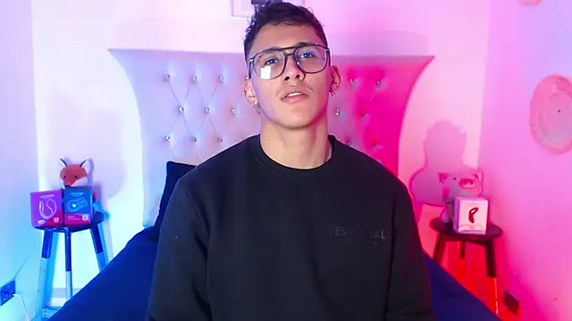 SalvadorFit online show from 11/26/25, 08:53