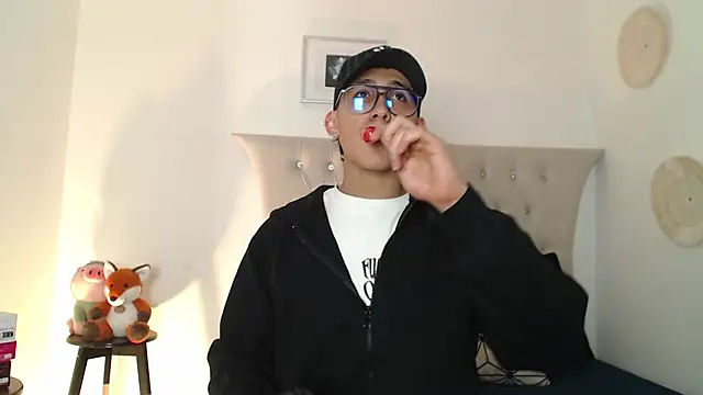 SalvadorFit online show from 11/18/25, 08:34