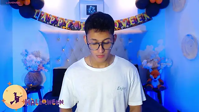 SalvadorFit online show from 10/26/25, 08:42