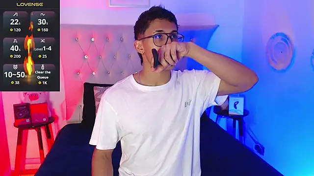 SalvadorFit online show from 11/16/25, 08:24