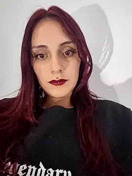 Snapshot of Anne_bh chatting on 12/18/25, 02:49 Anne bh online show from 12/18/25, 02:49