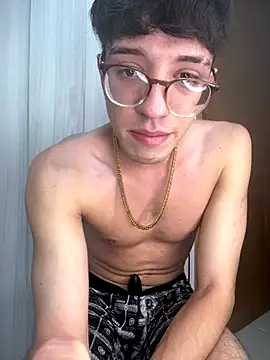 Snapshot of arthurdavies chatting on 10/26/25, 03:40 arthurdavies online show from 10/26/25, 03:40