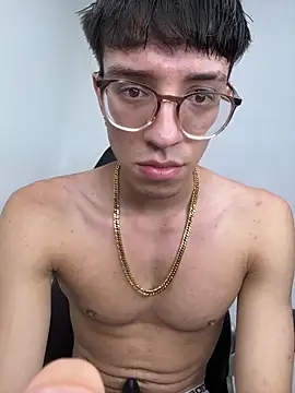 Snapshot of arthurdavies chatting on 12/05/25, 04:55 arthurdavies online show from 12/05/25, 04:55