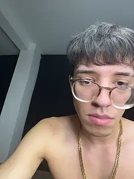 Snapshot of arthurdavies chatting on 11/03/25, 02:50 arthurdavies online show from 11/03/25, 02:50