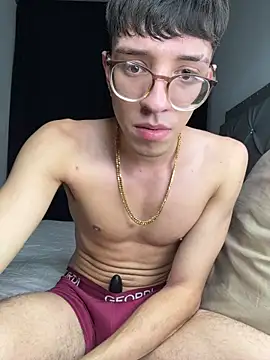 Snapshot of arthurdavies chatting on 11/19/25, 05:07 arthurdavies online show from 11/19/25, 05:07