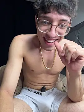 Snapshot of arthurdavies chatting on 10/30/25, 04:33 arthurdavies online show from 10/30/25, 04:33