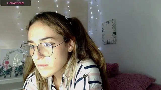 kat desiree online show from 11/21/25, 06:01