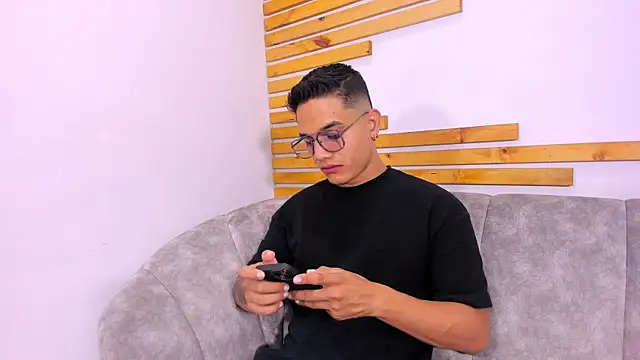 Snapshot of axel_vega chatting on 10/07/25, 07:37 axel vega online show from 10/07/25, 07:37