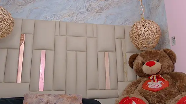 Dixiebelle online show from 04/15/26, 01:00