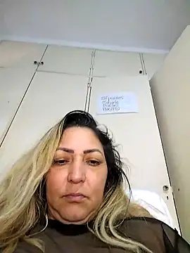 Lunita86 online show from 10/31/25, 02:35