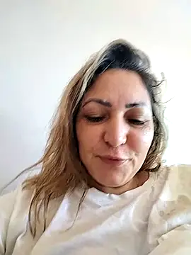 Snapshot of Lunita86 chatting on 02/14/26, 02:39 Lunita86 online show from 02/14/26, 02:39