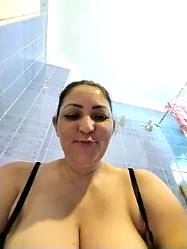 Snapshot of Lunita86 chatting on 01/07/26, 02:11 Lunita86 online show from 01/07/26, 02:11